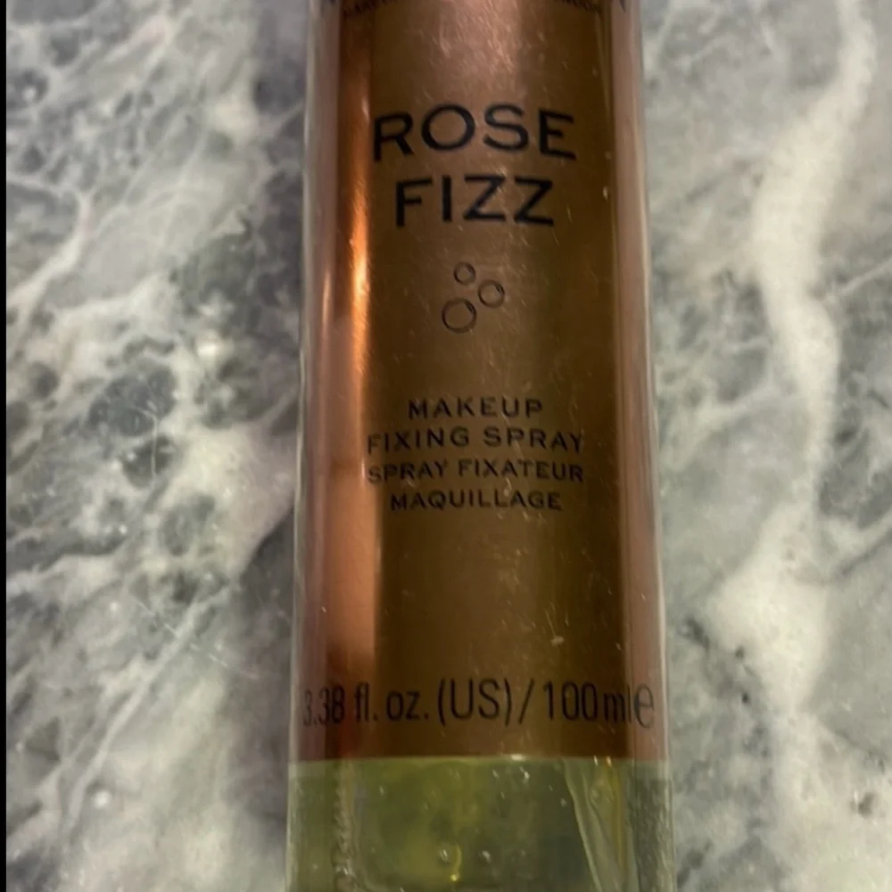Revolution Rose Fizz Makeup Fixing‎ Spray